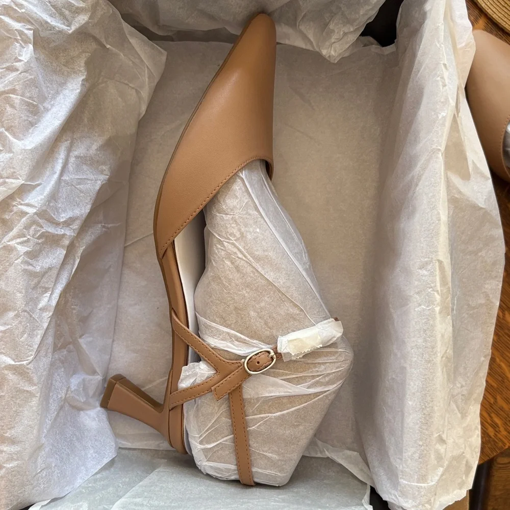 Naturalizer Tan Women's Heels - Picture 3 of 7